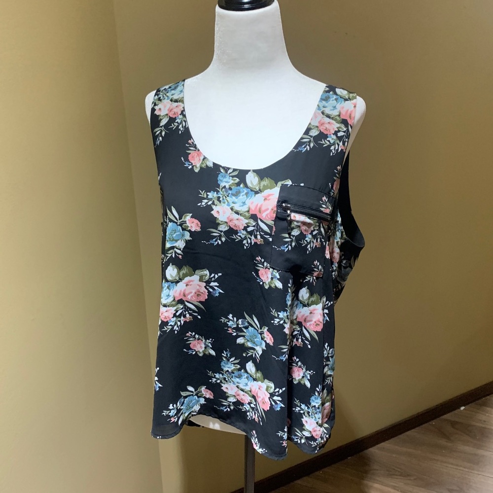 👻🎃CLEARANCE🎃👻 Kismet floral tank top
